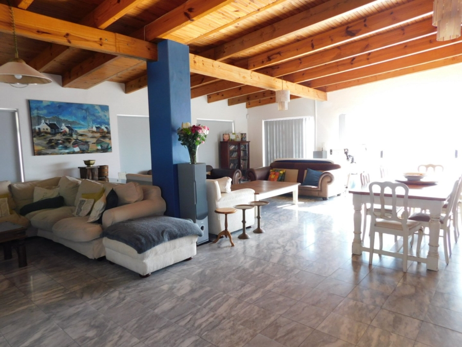 6 Bedroom Property for Sale in Mountainside Western Cape